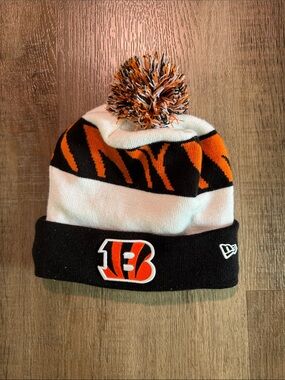 NFL Cincinnati Bengals Black White Orange Cuffed Pom Beanie